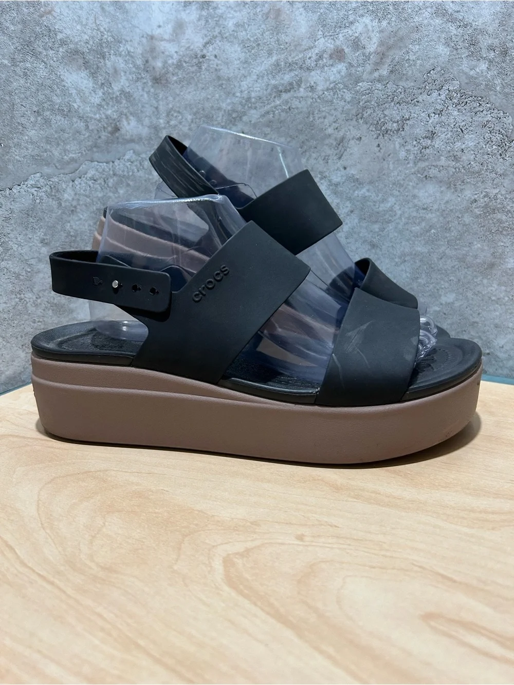 Crocs Brooklyn Low Wedge Sandals women’s size 11